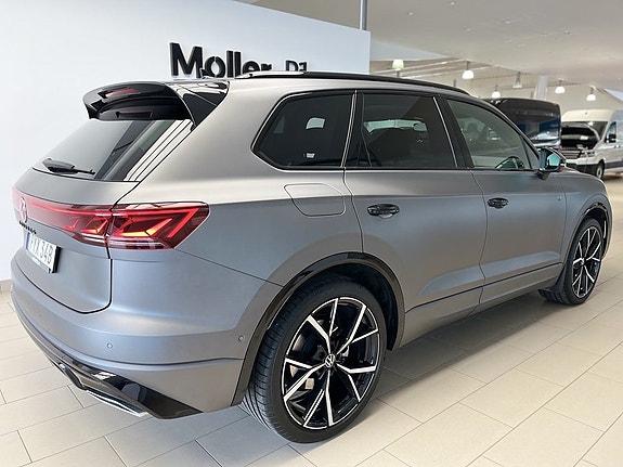 Volkswagen Touareg 3 of 19