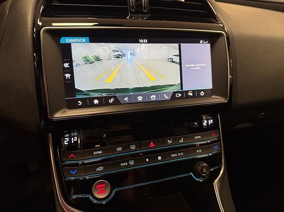 Jaguar XE 14 of 17