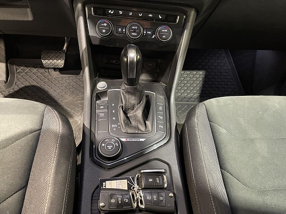 Volkswagen Tiguan 16 of 26