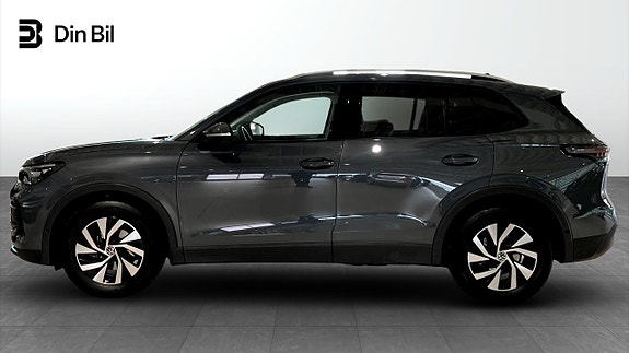 Volkswagen Tiguan 2 of 14