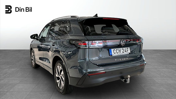 Volkswagen Tiguan 3 of 14