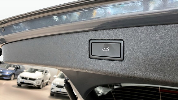 Volkswagen Tiguan 14 of 14