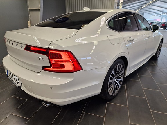 Volvo S90 4 of 12