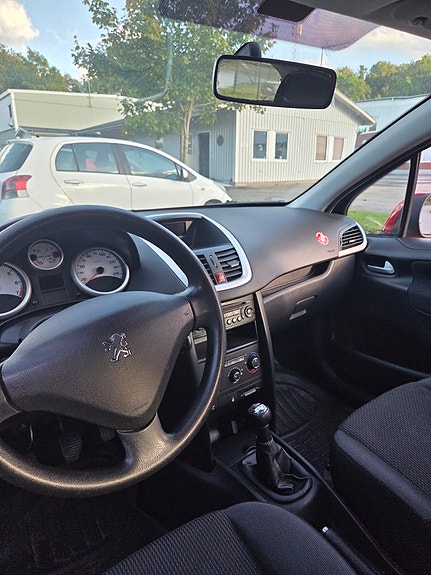 Peugeot 207 3 of 5