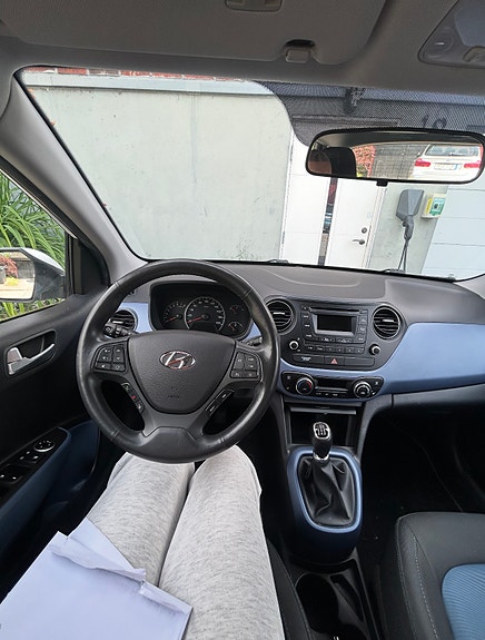 Hyundai i10 7 of 8