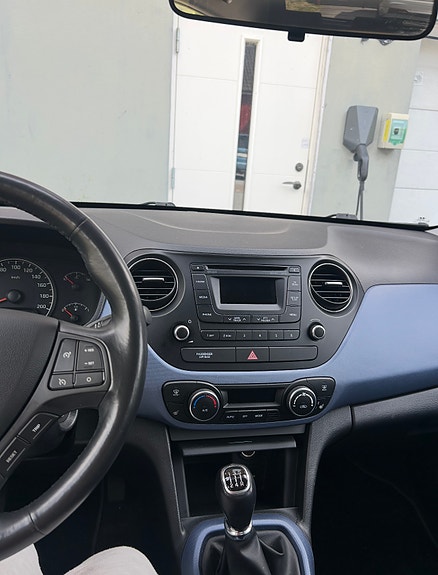 Hyundai i10 8 of 8