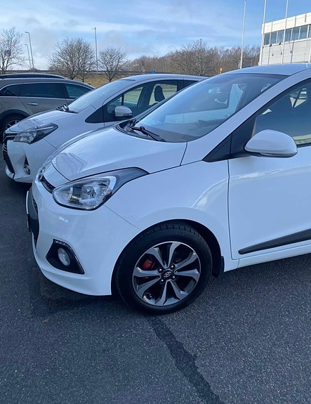 Hyundai i10 2 of 8