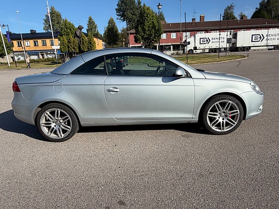 Volkswagen Eos 3 of 6