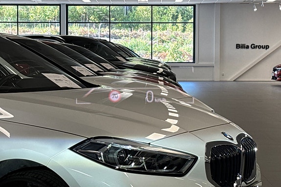 BMW iX1 17 of 18