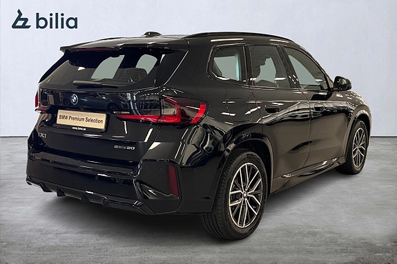 BMW iX1 15 of 18