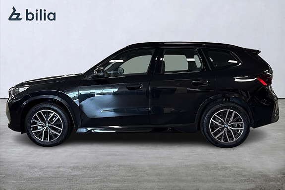 BMW iX1 3 of 18