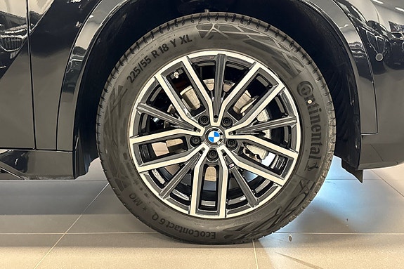 BMW iX1 13 of 18