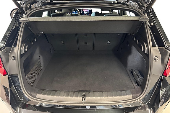 BMW iX1 9 of 18