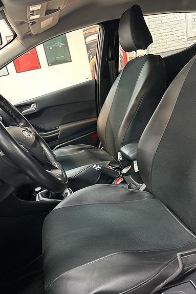 Ford Fiesta 12 of 28
