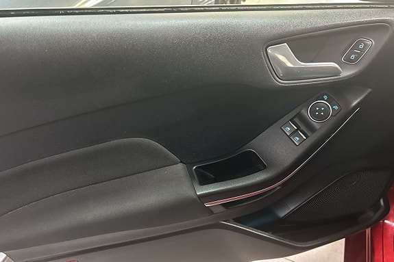 Ford Fiesta 21 of 28