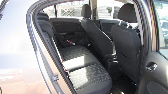 Opel Corsa 7 of 8
