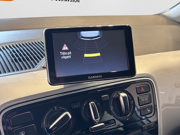 Volkswagen UP! 18 of 18
