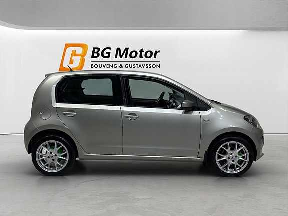 Volkswagen UP! 3 of 18