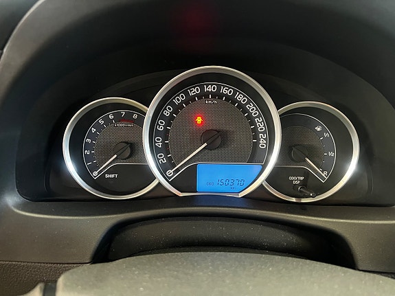 Toyota Auris 11 of 15