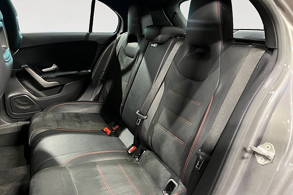 Mercedes-Benz A180 14 of 17