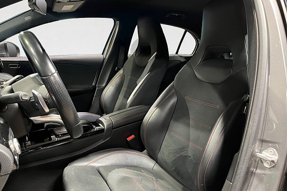 Mercedes-Benz A180 3 of 17
