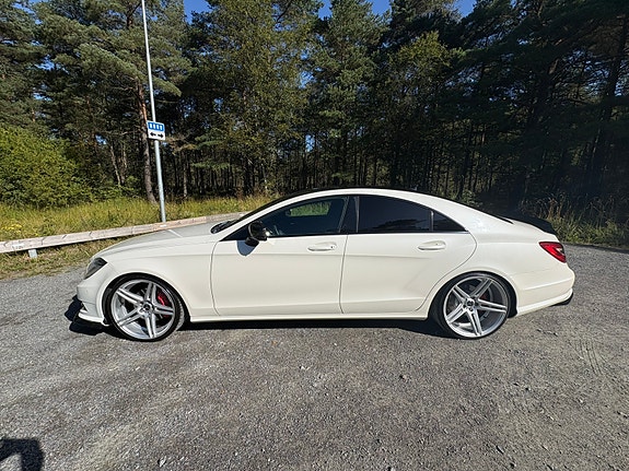 Mercedes-Benz CLS350 8 of 9