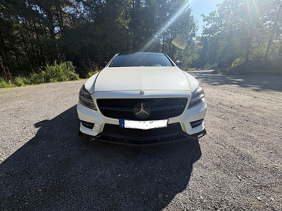 Mercedes-Benz CLS350 6 of 9
