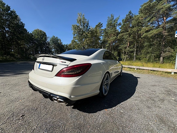 Mercedes-Benz CLS350 5 of 9