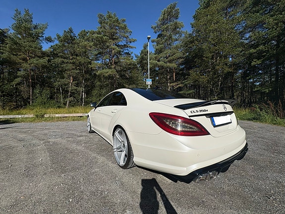Mercedes-Benz CLS350 4 of 9