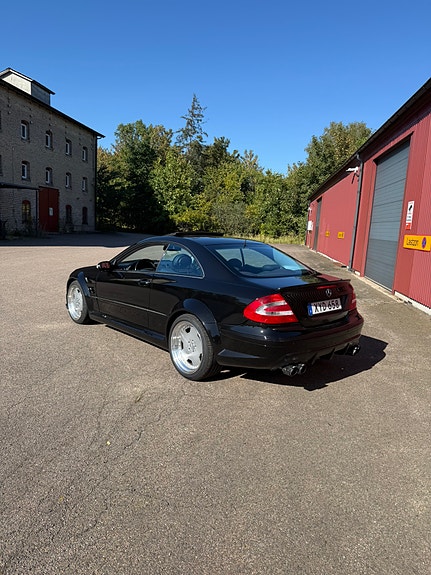 Mercedes-Benz CLK500 2 of 9