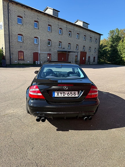 Mercedes-Benz CLK500 3 of 9