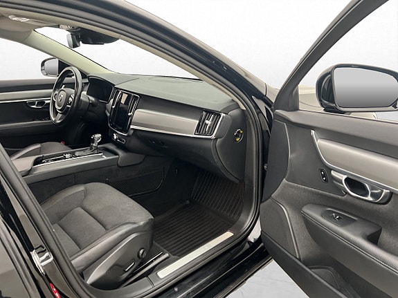 Volvo V90 16 of 30