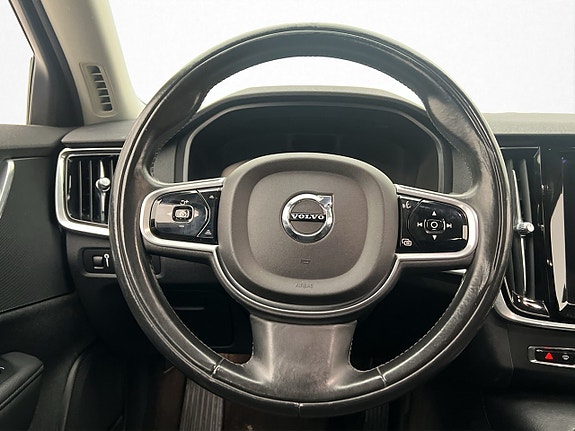 Volvo V90 14 of 30