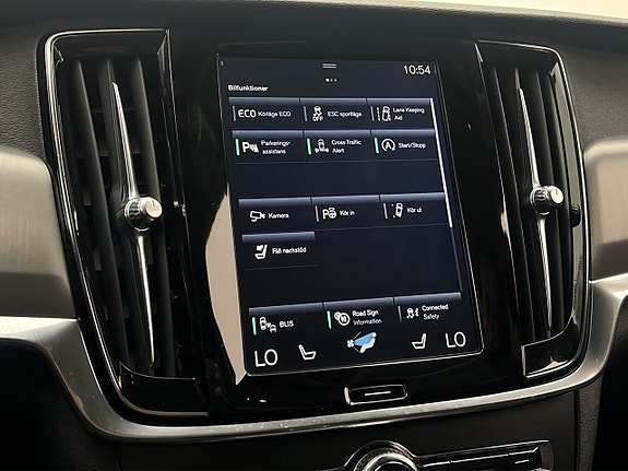 Volvo V90 24 of 30