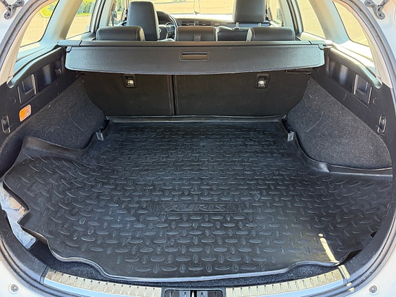Toyota Auris 12 of 15