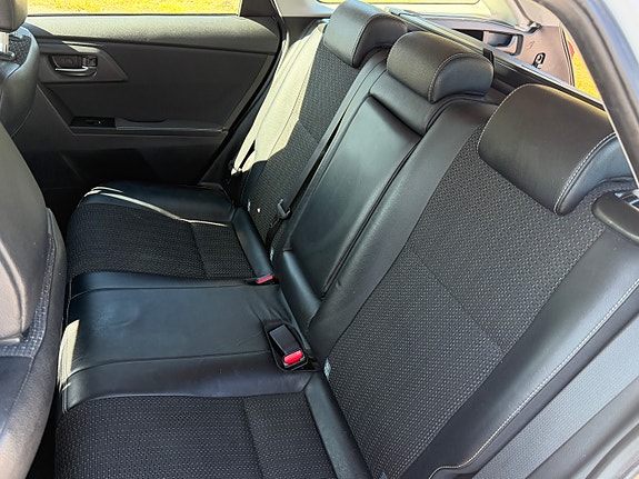 Toyota Auris 14 of 15