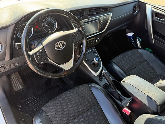Toyota Auris 15 of 15