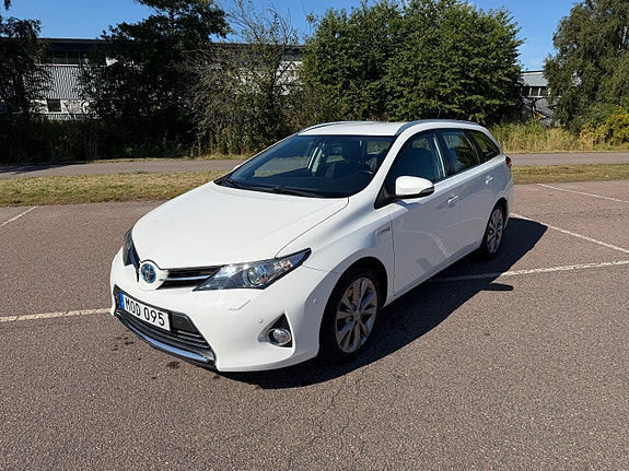 Toyota Auris 3 of 15