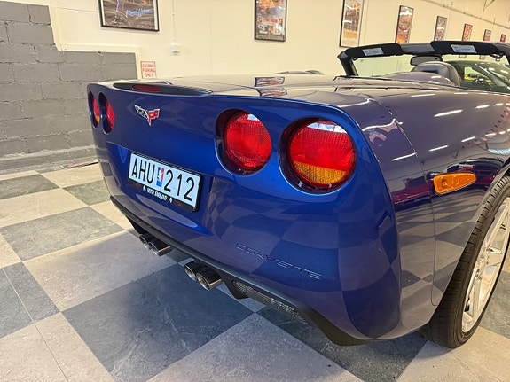 Chevrolet Corvette 17 of 30