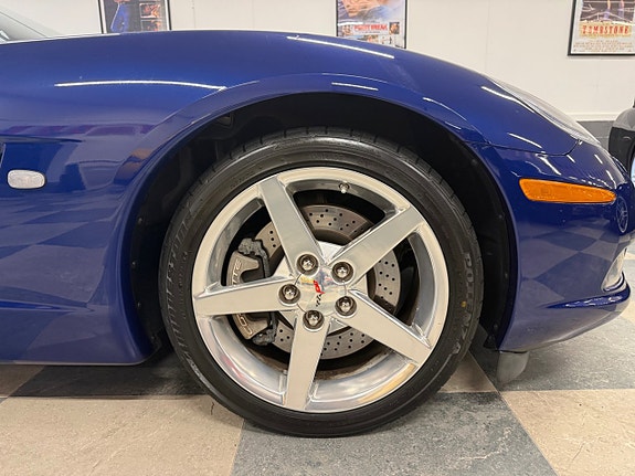 Chevrolet Corvette 12 of 30