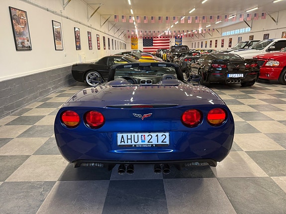 Chevrolet Corvette 10 of 30