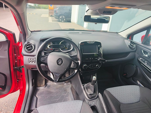 Renault Clio 2 of 4