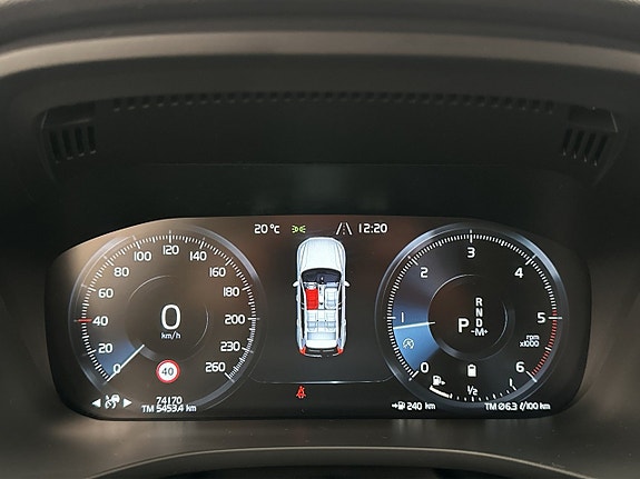 Volvo XC60 18 of 30
