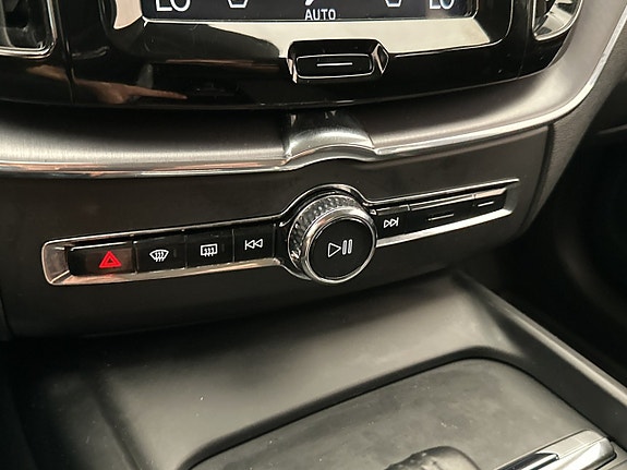 Volvo XC60 26 of 30