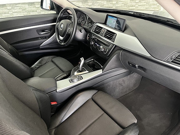 BMW 330d 13 of 26