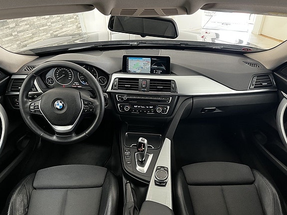 BMW 330d 14 of 26