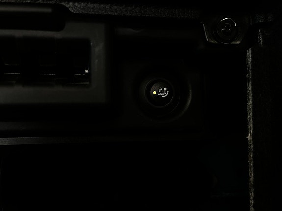 BMW 330d 19 of 26