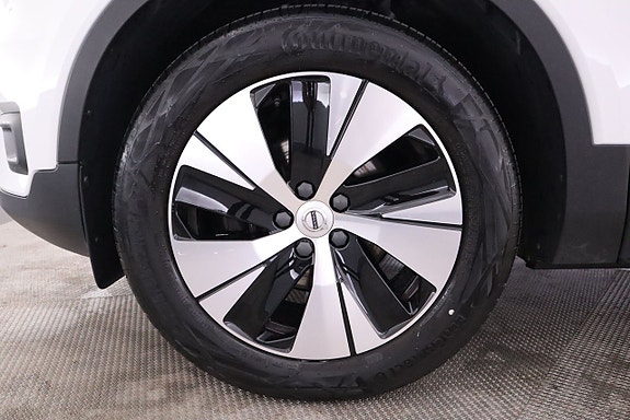 Volvo XC40 9 of 21
