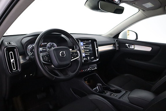 Volvo XC40 10 of 21