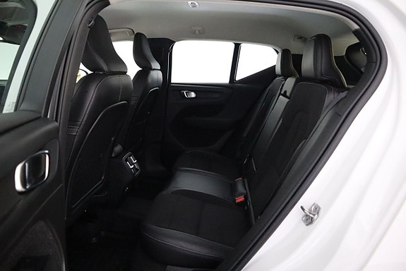 Volvo XC40 13 of 21